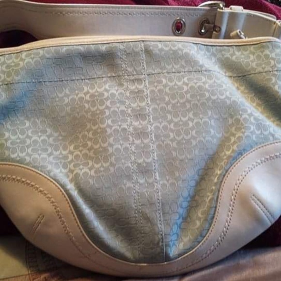 Coach - Picture 2 of 6